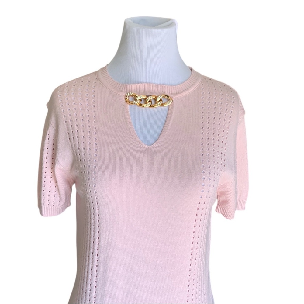 🆕 Chanel Style Pink Knit Top with Chain Detail 🆕 - Picture 2 of 11